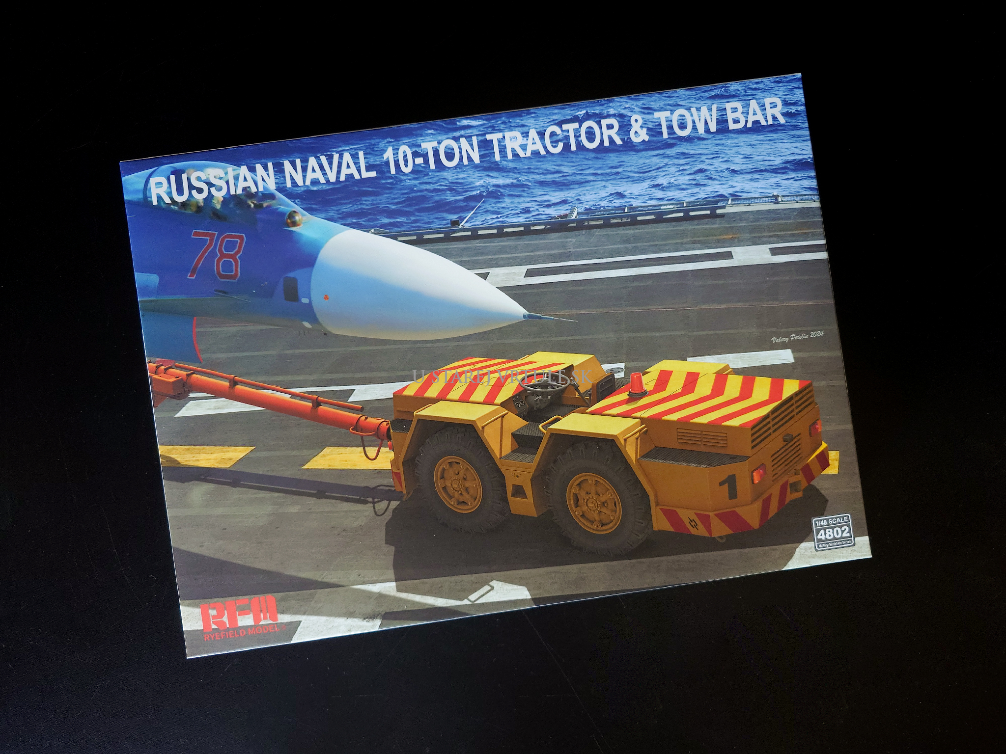 Russian Naval 10-ton Tractor & Tow Bar 1/48