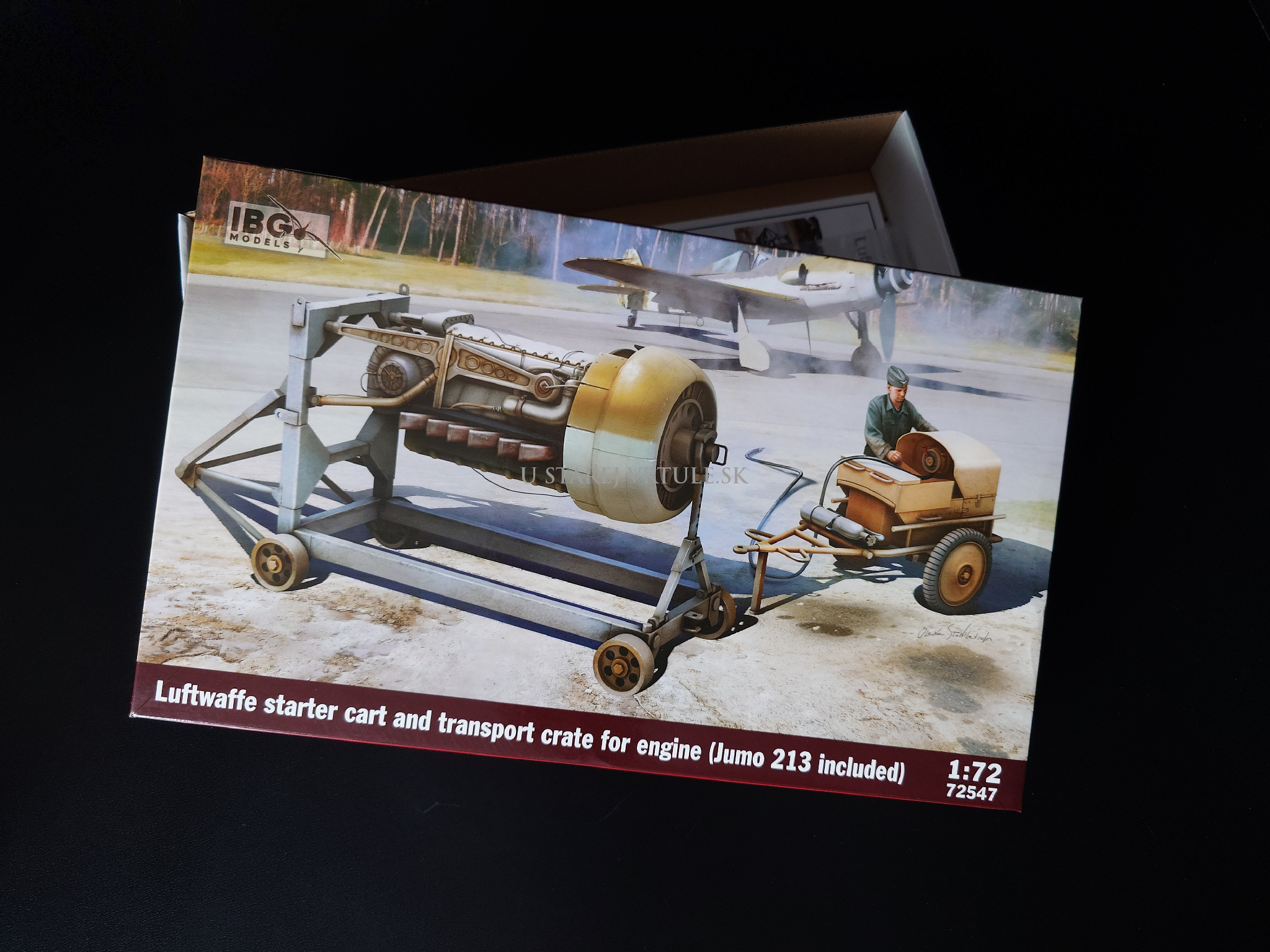 Luftwaffe Starter car & Transport Crate for engine (Jumo 213 included) 1/72