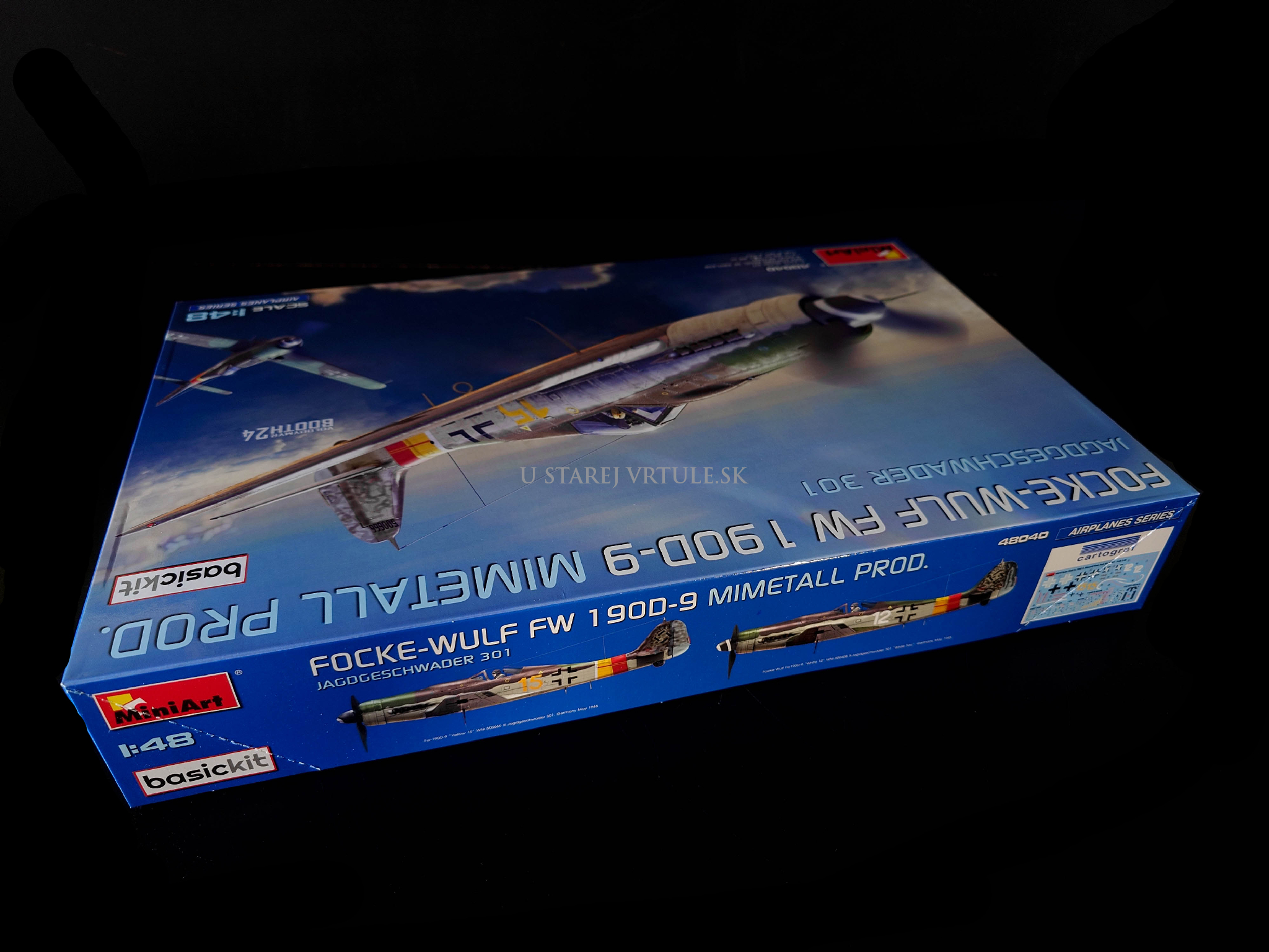 Focke-Wulf FW 190D-9 EARLY PROD. JG 54 „Grünherz“ BASIC KIT 1/48